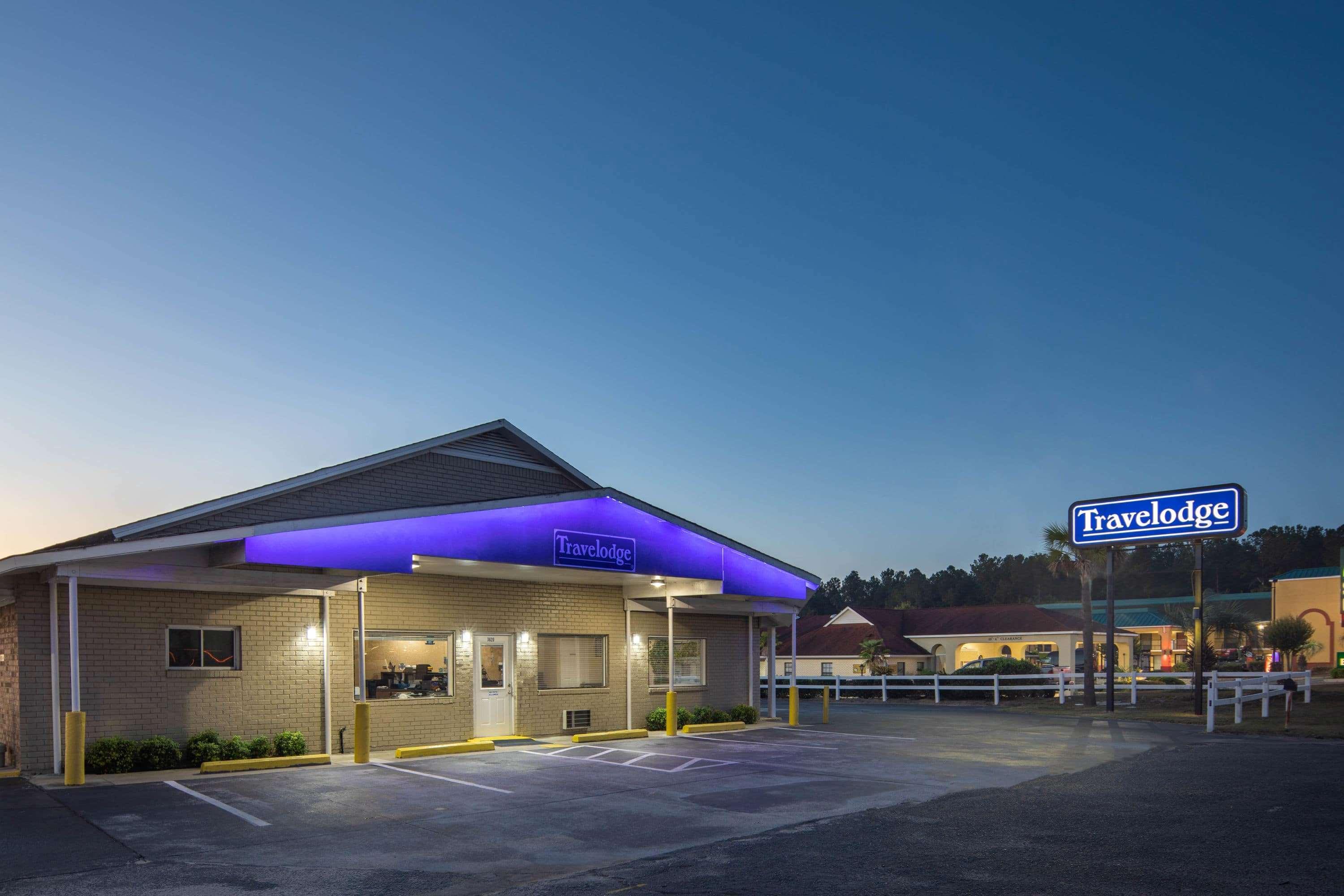 Travelodge By Wyndham Orangeburg Exterior photo