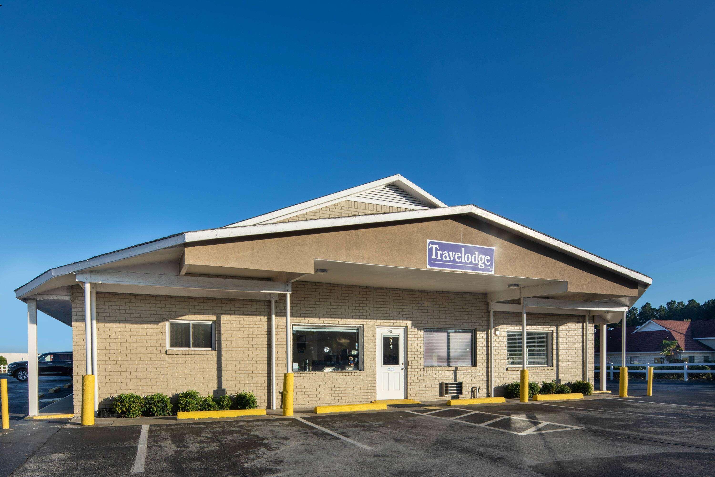 Travelodge By Wyndham Orangeburg Exterior photo