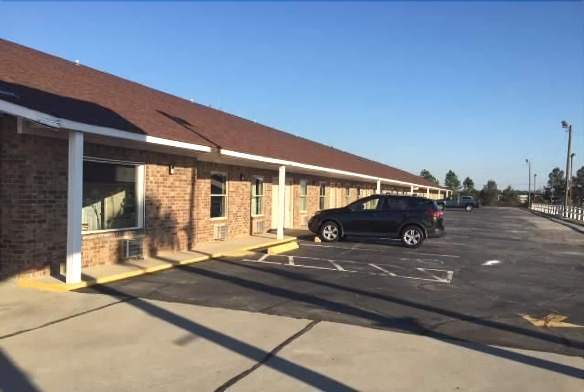 Travelodge By Wyndham Orangeburg Exterior photo